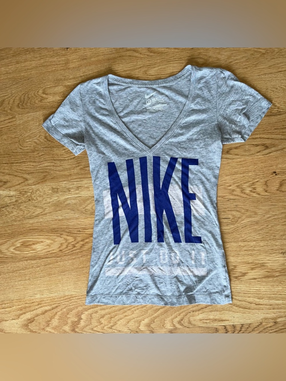 Nike Slim Fit Gray V-Neck Graphic Tee | Blue Logo | XS